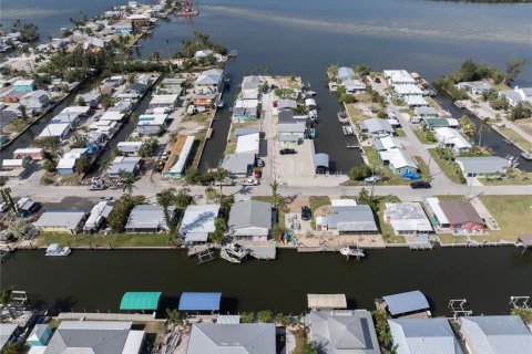 House in Matlacha, Florida 2 bedrooms, 88.35 sq.m. № 1655833 - photo 15