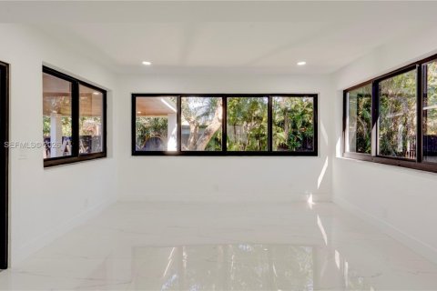 Villa ou maison à vendre à Miami, Floride: 3 chambres, 140.56 m2 № 2019672 - photo 18
