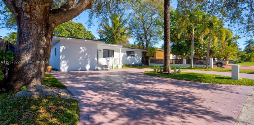 Villa ou maison à Miami, Floride 3 chambres, 140.56 m2 № 2019672