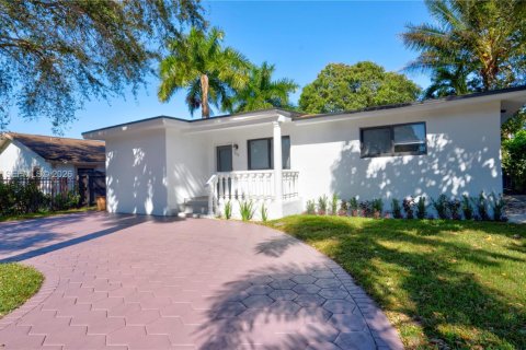 Villa ou maison à vendre à Miami, Floride: 3 chambres, 140.56 m2 № 2019672 - photo 3