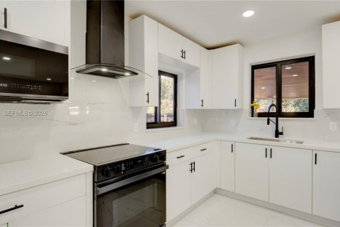 Villa ou maison à vendre à Miami, Floride: 3 chambres, 140.56 m2 № 2019672 - photo 10