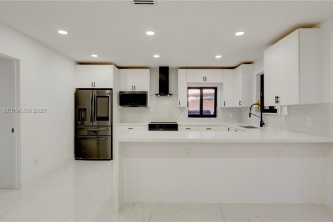 Villa ou maison à vendre à Miami, Floride: 3 chambres, 140.56 m2 № 2019672 - photo 8