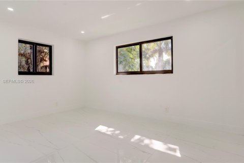 Villa ou maison à vendre à Miami, Floride: 3 chambres, 140.56 m2 № 2019672 - photo 24
