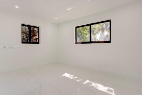 Villa ou maison à vendre à Miami, Floride: 3 chambres, 140.56 m2 № 2019672 - photo 22