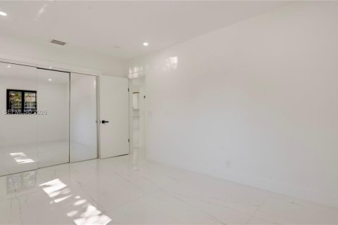 Villa ou maison à vendre à Miami, Floride: 3 chambres, 140.56 m2 № 2019672 - photo 23