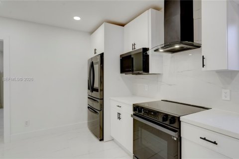 Villa ou maison à vendre à Miami, Floride: 3 chambres, 140.56 m2 № 2019672 - photo 13