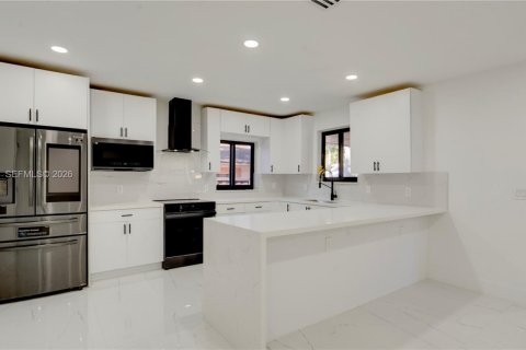 Villa ou maison à vendre à Miami, Floride: 3 chambres, 140.56 m2 № 2019672 - photo 9