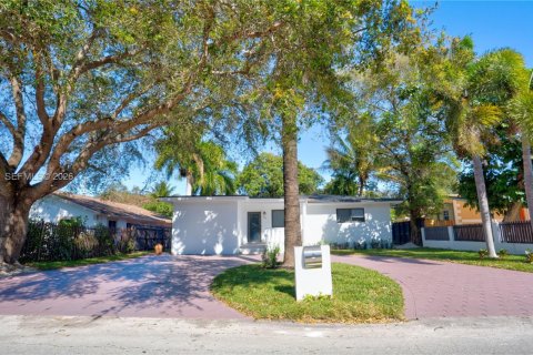 Villa ou maison à vendre à Miami, Floride: 3 chambres, 140.56 m2 № 2019672 - photo 5