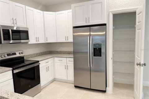House in North Port, Florida 3 bedrooms, 136.01 sq.m. № 1884667 - photo 7