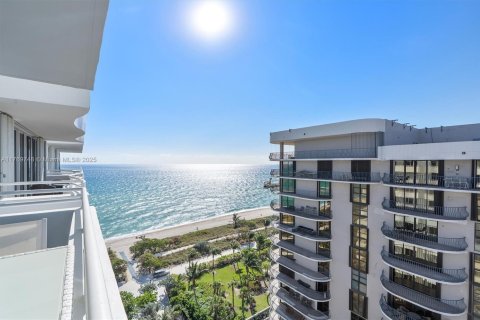 Copropriété à louer à Surfside, Floride: 1 chambre, 74.32 m2 № 1874684 - photo 1
