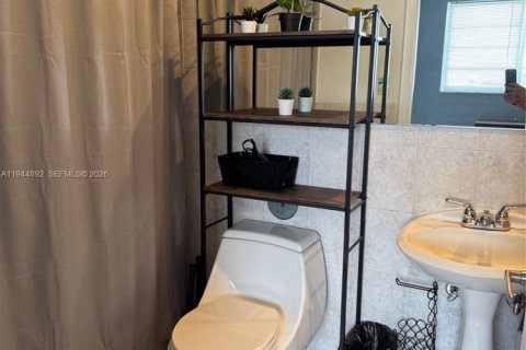 Condo in Miami Beach, Florida, 1 bedroom  № 2001487 - photo 4