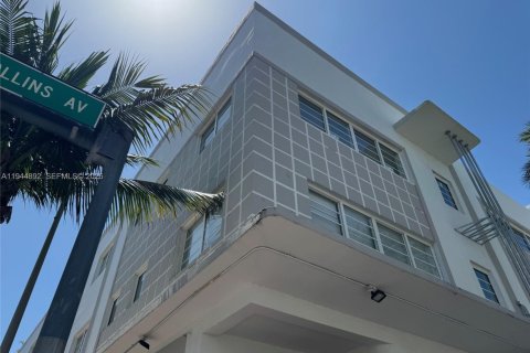 Condo in Miami Beach, Florida, 1 bedroom  № 2001487 - photo 13