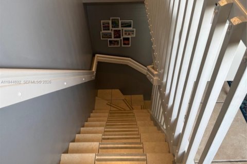 Condo in Miami Beach, Florida, 1 bedroom  № 2001487 - photo 5