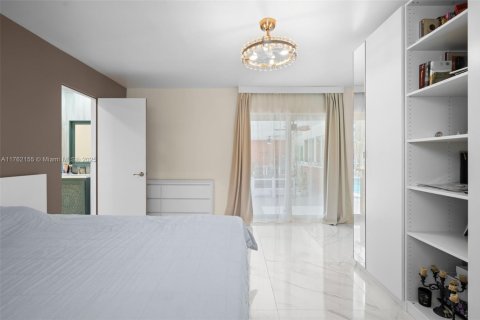 House in Hollywood, Florida 4 bedrooms, 161.19 sq.m. № 1708056 - photo 23