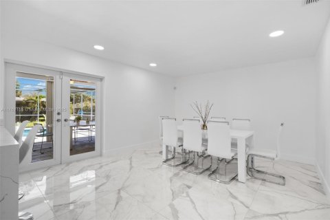 House in Hollywood, Florida 4 bedrooms, 161.19 sq.m. № 1708056 - photo 20