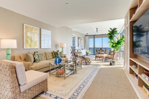 Copropriété à vendre à Tampa, Floride: 4 chambres, 313.08 m2 № 2084246 - photo 16