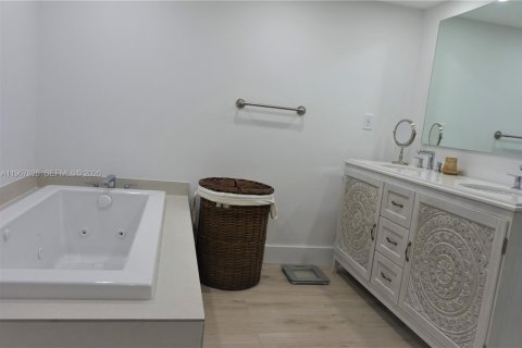 Copropriété à louer à Key Biscayne, Floride: 2 chambres, 123.56 m2 № 2031984 - photo 24