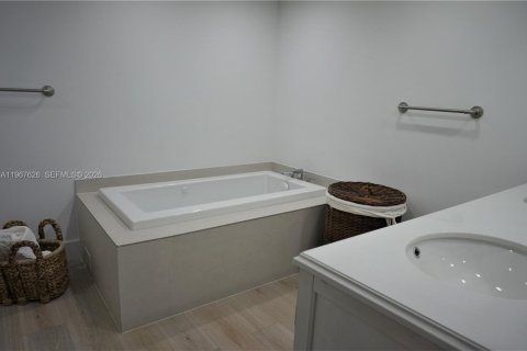 Copropriété à louer à Key Biscayne, Floride: 2 chambres, 123.56 m2 № 2031984 - photo 22