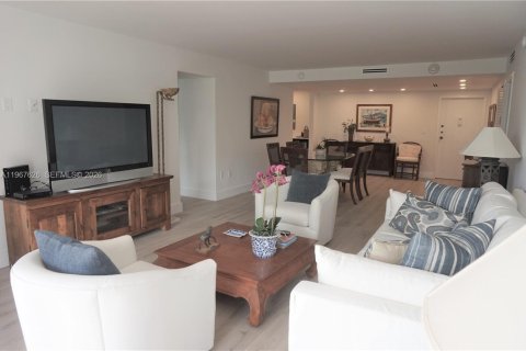 Copropriété à louer à Key Biscayne, Floride: 2 chambres, 123.56 m2 № 2031984 - photo 7