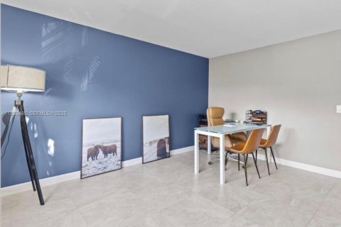 Condo in Davie, Florida, 2 bedrooms  № 1992787 - photo 16