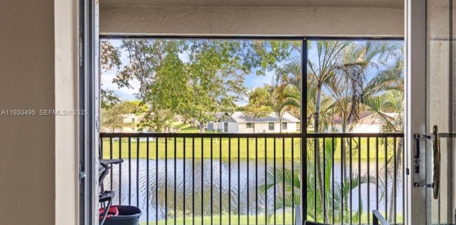 Condo in Davie, Florida, 2 bedrooms  № 1992787