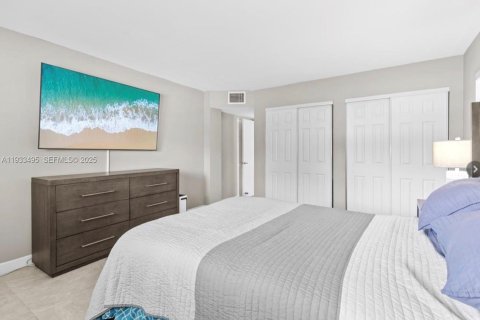 Condo in Davie, Florida, 2 bedrooms  № 1992787 - photo 23