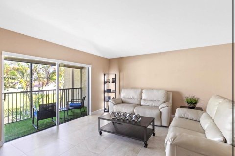 Condo in Davie, Florida, 2 bedrooms  № 1992787 - photo 15