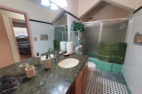 House in Miami Gardens, Florida 3 bedrooms, 126.9 sq.m. № 1842638 - photo 19