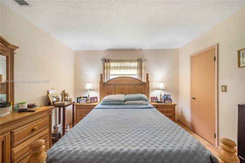 Casa en venta en Miami Gardens, Florida, 3 dormitorios, 126.9 m2 № 1842638 - foto 28