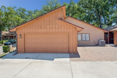Adosado en Casselberry, Florida 3 dormitorios, 124.86 m2 № 2093825