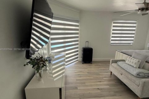 Villa ou maison à vendre à Miami, Floride: 5 chambres, 207.17 m2 № 2086078 - photo 16