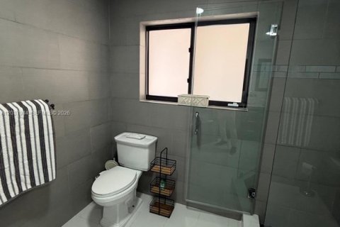 Villa ou maison à vendre à Miami, Floride: 5 chambres, 207.17 m2 № 2086078 - photo 24