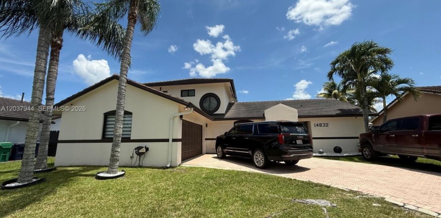 Villa ou maison à Miami, Floride 5 chambres, 207.17 m2 № 2086078