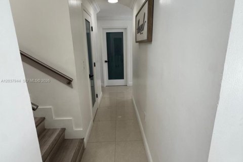 Villa ou maison à vendre à Miami, Floride: 5 chambres, 207.17 m2 № 2086078 - photo 14