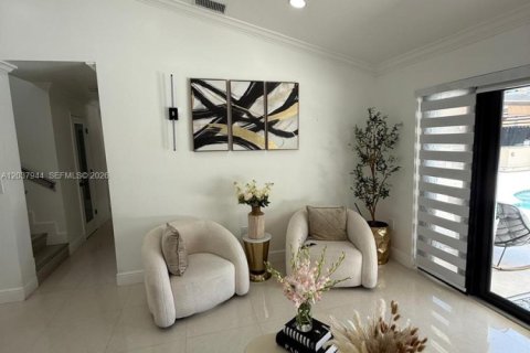 Villa ou maison à vendre à Miami, Floride: 5 chambres, 207.17 m2 № 2086078 - photo 8
