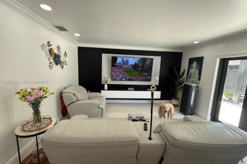 Villa ou maison à vendre à Miami, Floride: 5 chambres, 207.17 m2 № 2086078 - photo 29
