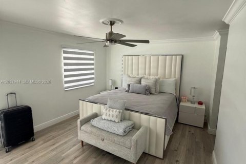 Villa ou maison à vendre à Miami, Floride: 5 chambres, 207.17 m2 № 2086078 - photo 17