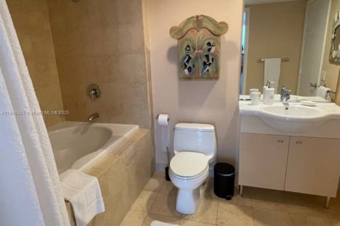 Condominio en alquiler en Hallandale Beach, Florida, 1 dormitorio, 80.92 m2 № 1748021 - foto 11