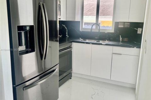 Propiedad comercial en venta en Hollywood, Florida, 145.58 m2 № 2001051 - foto 5