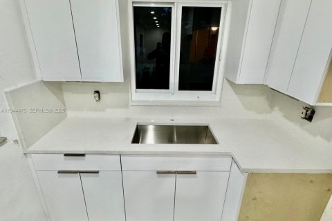 Propiedad comercial en venta en Hollywood, Florida, 145.58 m2 № 2001051 - foto 9