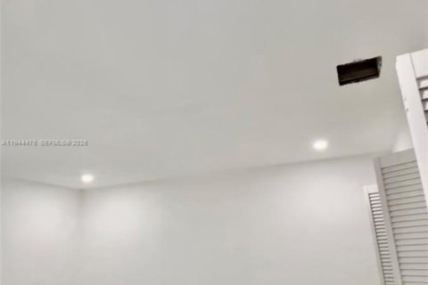 Propiedad comercial en venta en Hollywood, Florida, 145.58 m2 № 2001051 - foto 14