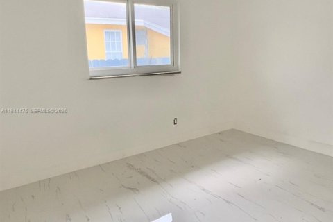 Propiedad comercial en venta en Hollywood, Florida, 145.58 m2 № 2001051 - foto 8