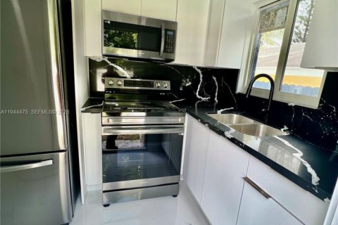 Propiedad comercial en venta en Hollywood, Florida, 145.58 m2 № 2001051 - foto 4