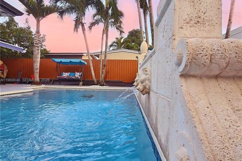 Villa ou maison à Pembroke Pines, Floride 4 chambres, 150.87 m2 № 2030678