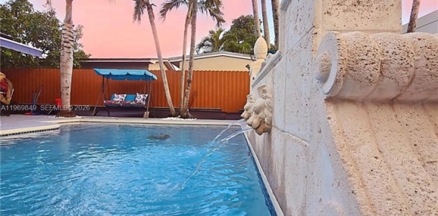 Villa ou maison à Pembroke Pines, Floride 4 chambres, 150.87 m2 № 2030678