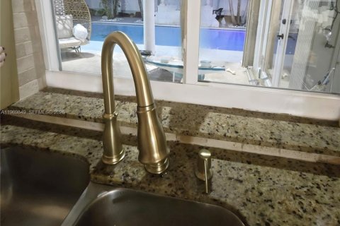 Villa ou maison à vendre à Pembroke Pines, Floride: 4 chambres, 150.87 m2 № 2030678 - photo 11