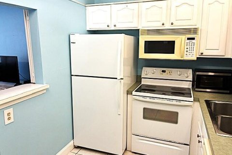 Купить кондоминиум в Дирфилд-Бич, Флорида 3 комнаты, 54.35м2, № 2243540 - фото 6