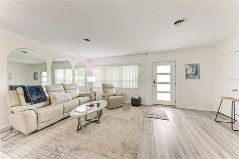 Villa ou maison à louer à Sarasota, Floride: 3 chambres, 182.46 m2 № 2391101 - photo 11