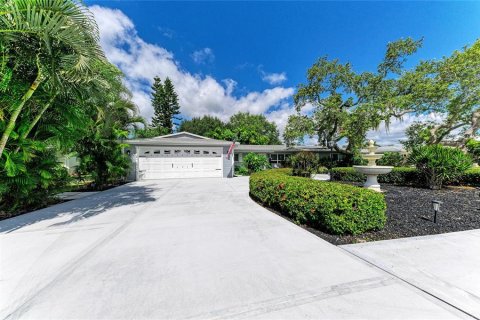 Villa ou maison à louer à Sarasota, Floride: 3 chambres, 182.46 m2 № 2391101 - photo 2