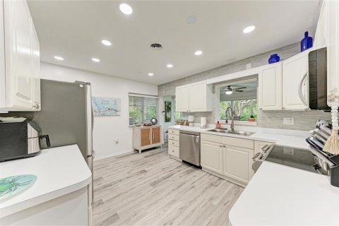 Villa ou maison à louer à Sarasota, Floride: 3 chambres, 182.46 m2 № 2391101 - photo 18